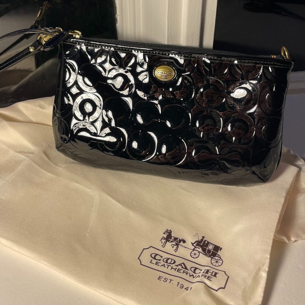 Coach Peyton Op Art Embossed Patent Leather Wristlet
